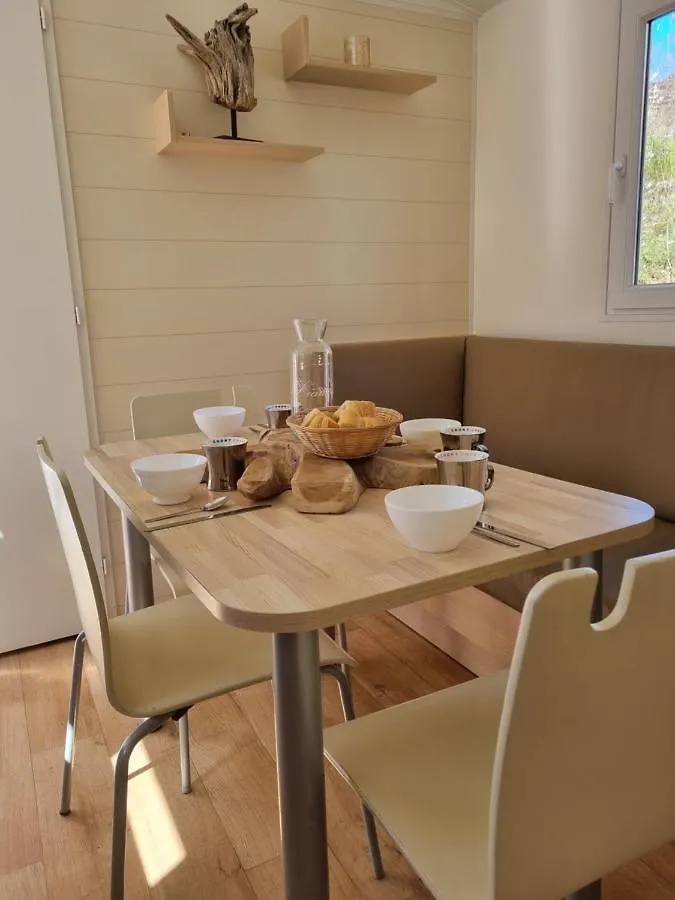 Camping Les Lodges Du Tarn Mostuéjouls 0*,  France